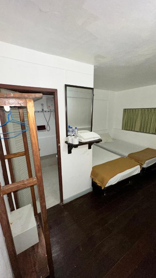 Relax Guest House Patong Exterior foto